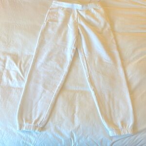 Aritzia White TNA Sweatfleece Boyfriend Fit Sweatpants. Size XS. Great condition